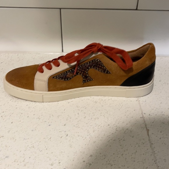 Vintage frye sneakers, never worn. - Picture 2 of 4